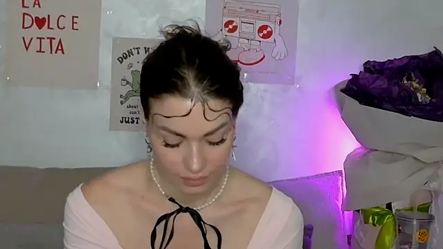 Snapshot of SweetDarling7 chatting on June 19, 2026, 1:26 pm SweetDarling7 online show from June 19, 2026, 1:26 pm