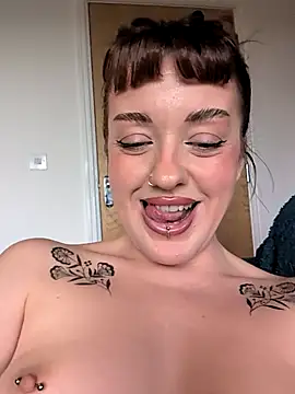 Petite Juicy Olive online show from May 9, 2026, 8:08 am