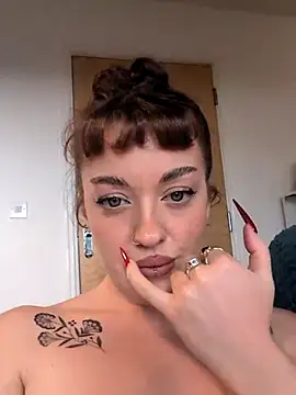 Petite Juicy Olive online show from May 14, 2026, 12:45 pm