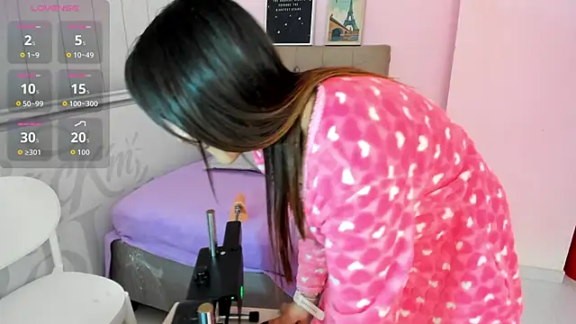 Tania Duque online show from September 20, 2025, 3:02 pm