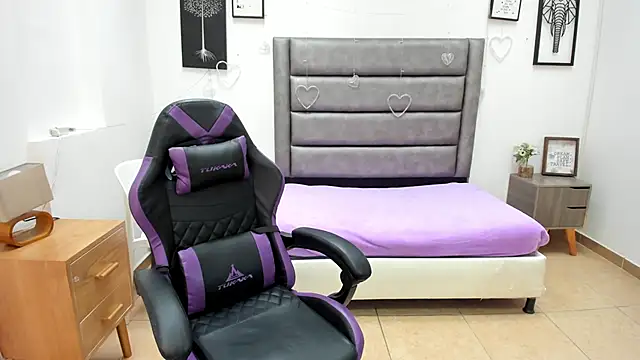 Snapshot of Tania_Duque chatting on February 12, 2026, 2:12 pm Tania Duque online show from February 12, 2026, 2:12 pm