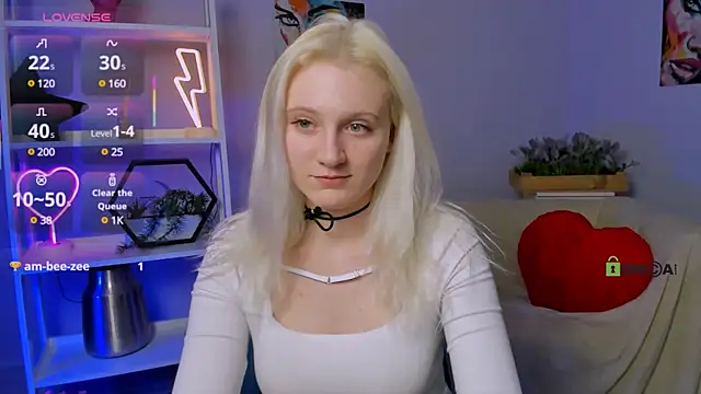 Snapshot of madam_uliis chatting on March 18, 2025, 6:04 pm madam uliis online show from March 18, 2025, 6:04 pm