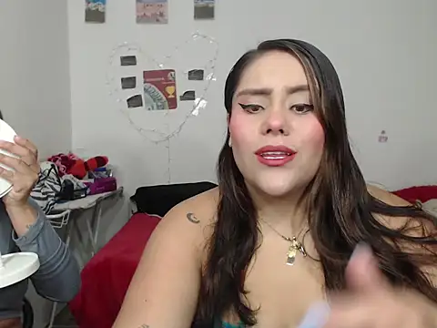 Snapshot of nicky_andcamil chatting on November 18, 2025, 11:15 pm nicky andcamil online show from November 18, 2025, 11:15 pm