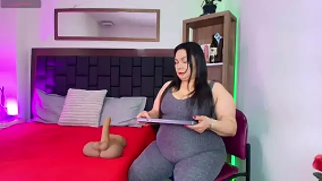 EllenaBoobs  online show from June 3, 2026, 4:04 am