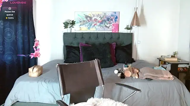 mia velvet1 online show from September 29, 2025, 6:46 pm