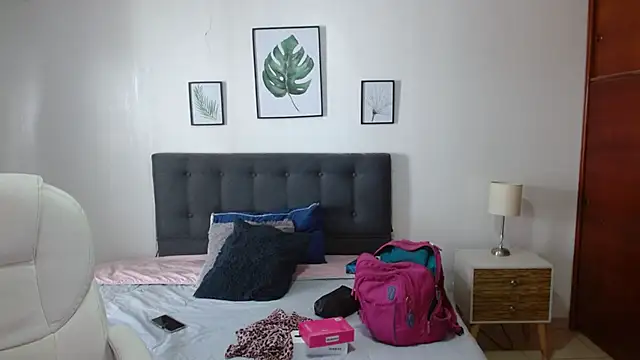 mia velvet1 online show from November 20, 2025, 2:06 pm