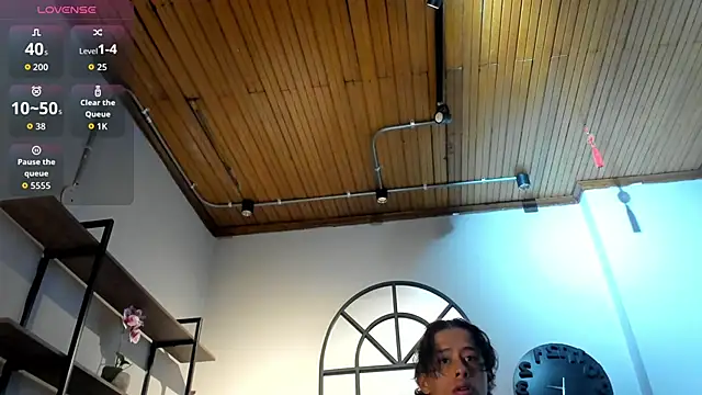 labrinthteasing online show from October 10, 2025, 3:44 pm