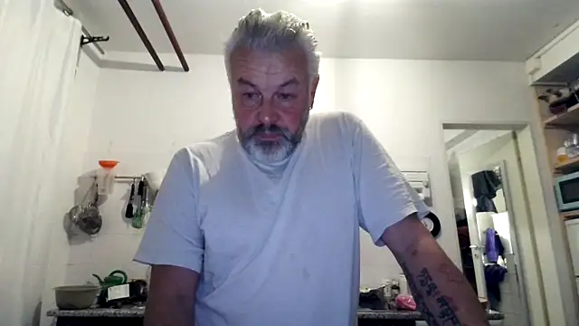 Berg Boy online show from November 5, 2025, 4:56 am