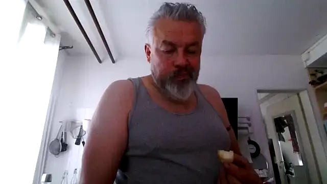 Snapshot of Berg_Boy chatting on February 1, 2026, 8:13 am Berg Boy online show from February 1, 2026, 8:13 am