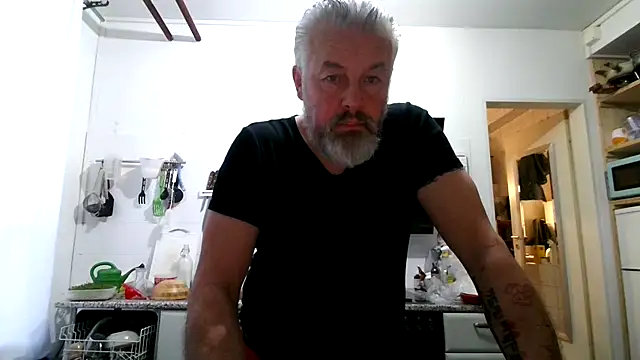 Snapshot of Berg_Boy chatting on February 23, 2026, 6:33 am Berg Boy online show from February 23, 2026, 6:33 am