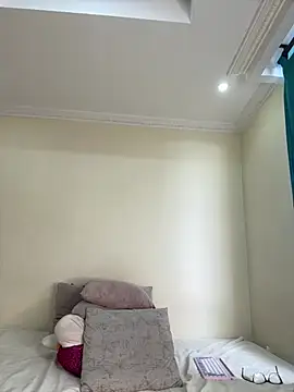 Ivelleee  online show from January 12, 2026, 9:20 pm