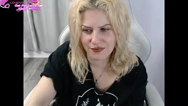 BellaStar84 online show from November 25, 2025, 1:33 pm