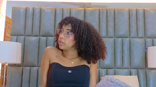 CamilaJohnston online show from April 7, 2026, 8:31 pm