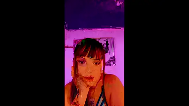 Snapshot of LoganPeny chatting on March 19, 2025, 5:08 am LoganPeny online show from March 19, 2025, 5:08 am