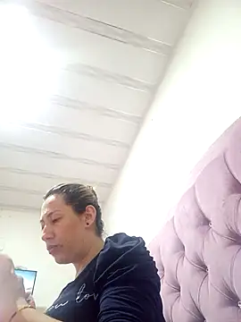 melany-92xxx online show from December 15, 2025, 2:43 pm