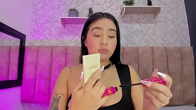 MelinaCruz online show from November 10, 2025, 3:49 am