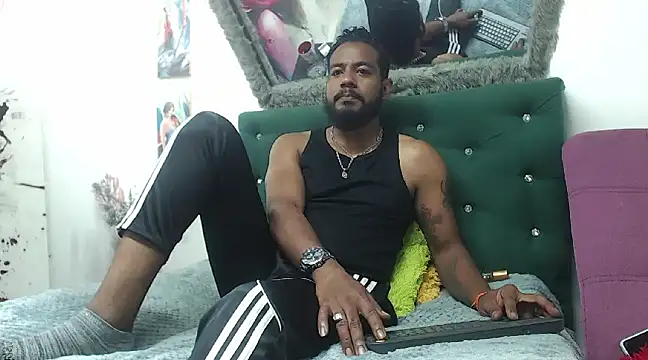 BladeFoxxx1 online show from March 20, 2025, 4:18 am