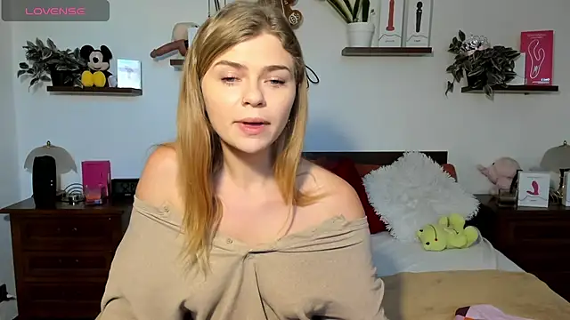 HaleyReedme online show from November 18, 2025, 7:57 am