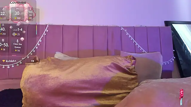 kitty-kryss online show from November 10, 2025, 4:17 pm