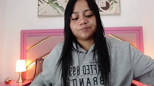 Zaira Angel online show from March 17, 2025, 6:11 pm
