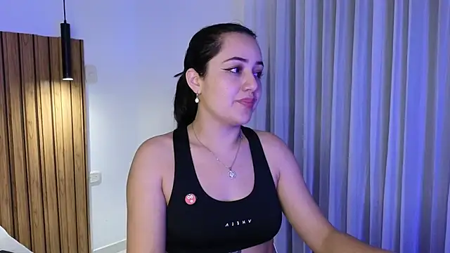 Snapshot of Isa_1207 chatting on September 14, 2025, 1:27 am Isa 1207 online show from September 14, 2025, 1:27 am