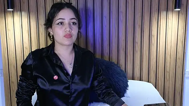 Snapshot of Isa_1207 chatting on September 16, 2025, 1:17 am Isa 1207 online show from September 16, 2025, 1:17 am