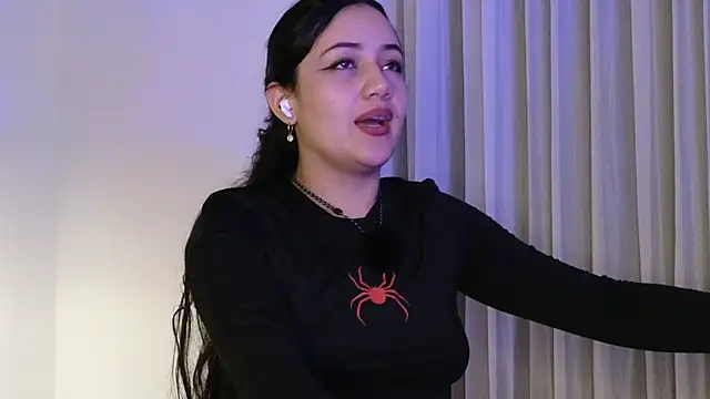 Snapshot of Isa_1207 chatting on December 19, 2025, 1:23 am Isa 1207 online show from December 19, 2025, 1:23 am