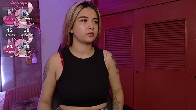 natasha  black online show from October 16, 2025, 7:37 pm