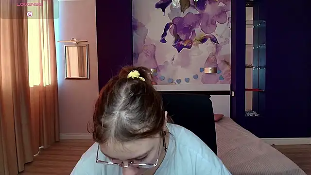 AngelinaLow online show from October 31, 2025, 12:28 pm