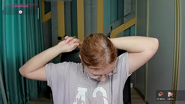 AngelinaLow online show from December 18, 2025, 12:22 pm