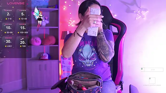 Madison Mayer online show from November 7, 2025, 12:49 pm