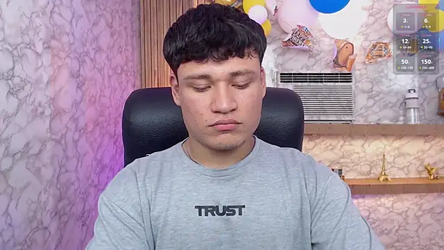 AndrewPeach  online show from October 1, 2025, 8:48 pm