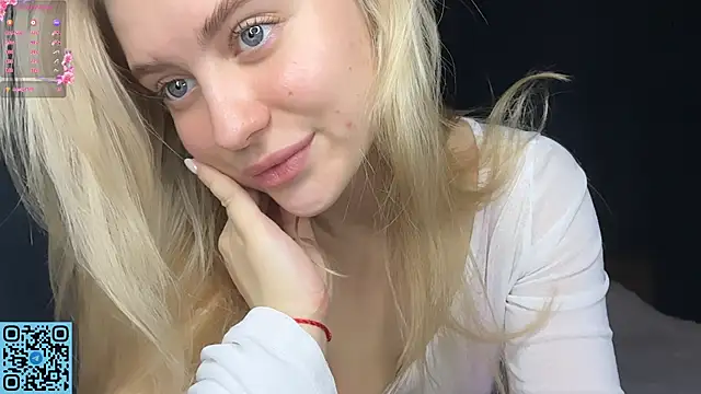 RadiantBliss online show from October 29, 2025, 9:05 pm