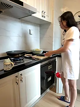 aa520uv online show from October 14, 2025, 3:51 am