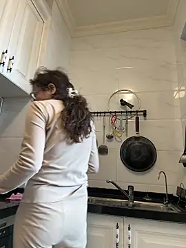 aa520uv online show from April 15, 2026, 1:56 am