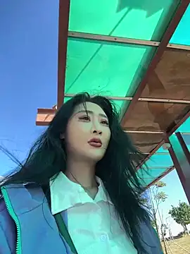 linger-23 online show from November 7, 2025, 5:51 am