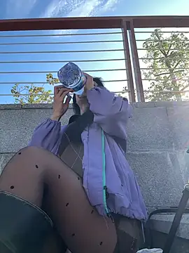 linger-23 online show from December 23, 2025, 6:55 am