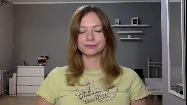 MillieShow online show from October 23, 2025, 5:12 pm