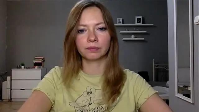 MillieShow online show from November 22, 2025, 3:33 pm