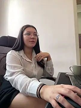 Karen Holmss online show from March 15, 2025, 1:40 pm