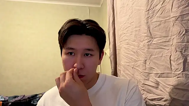 Snapshot of aliktasty chatting on December 2, 2025, 4:46 pm aliktasty online show from December 2, 2025, 4:46 pm