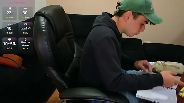 lukeboyce33 online show from February 13, 2026, 12:06 am