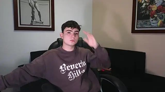 lukeboyce33 online show from May 29, 2026, 1:36 am