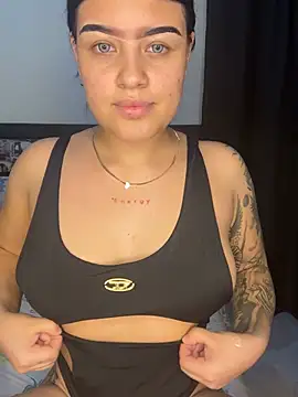 Snapshot of Candy_Roose chatting on March 23, 2025, 2:48 am Candy Roose online show from March 23, 2025, 2:48 am