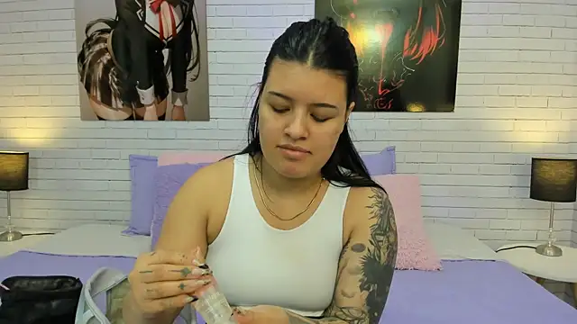 Snapshot of Candy_Roose chatting on October 25, 2025, 3:58 am Candy Roose online show from October 25, 2025, 3:58 am