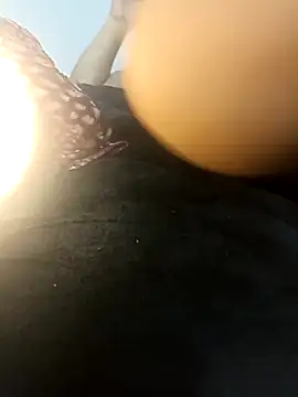 LEIDY LORENA online show from September 30, 2025, 2:27 am