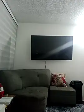 LEIDY LORENA online show from January 7, 2026, 2:03 am