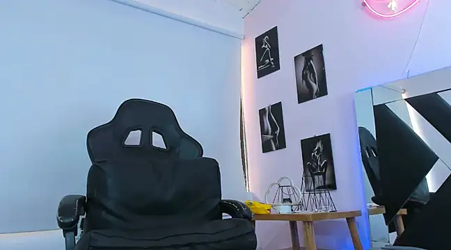 Snapshot of aurimel_valentina chatting on March 13, 2025, 7:06 pm aurimel valentina online show from March 13, 2025, 7:06 pm