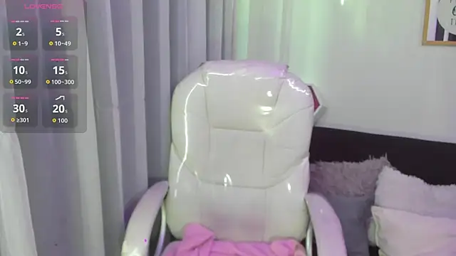 Pretty Johnson  online show from March 3, 2026, 1:06 pm