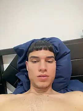 Snapshot of Saul_yei chatting on October 16, 2025, 8:10 pm Saul yei online show from October 16, 2025, 8:10 pm